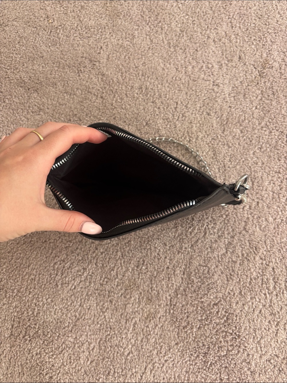 Black bag - Picture 2 of 3